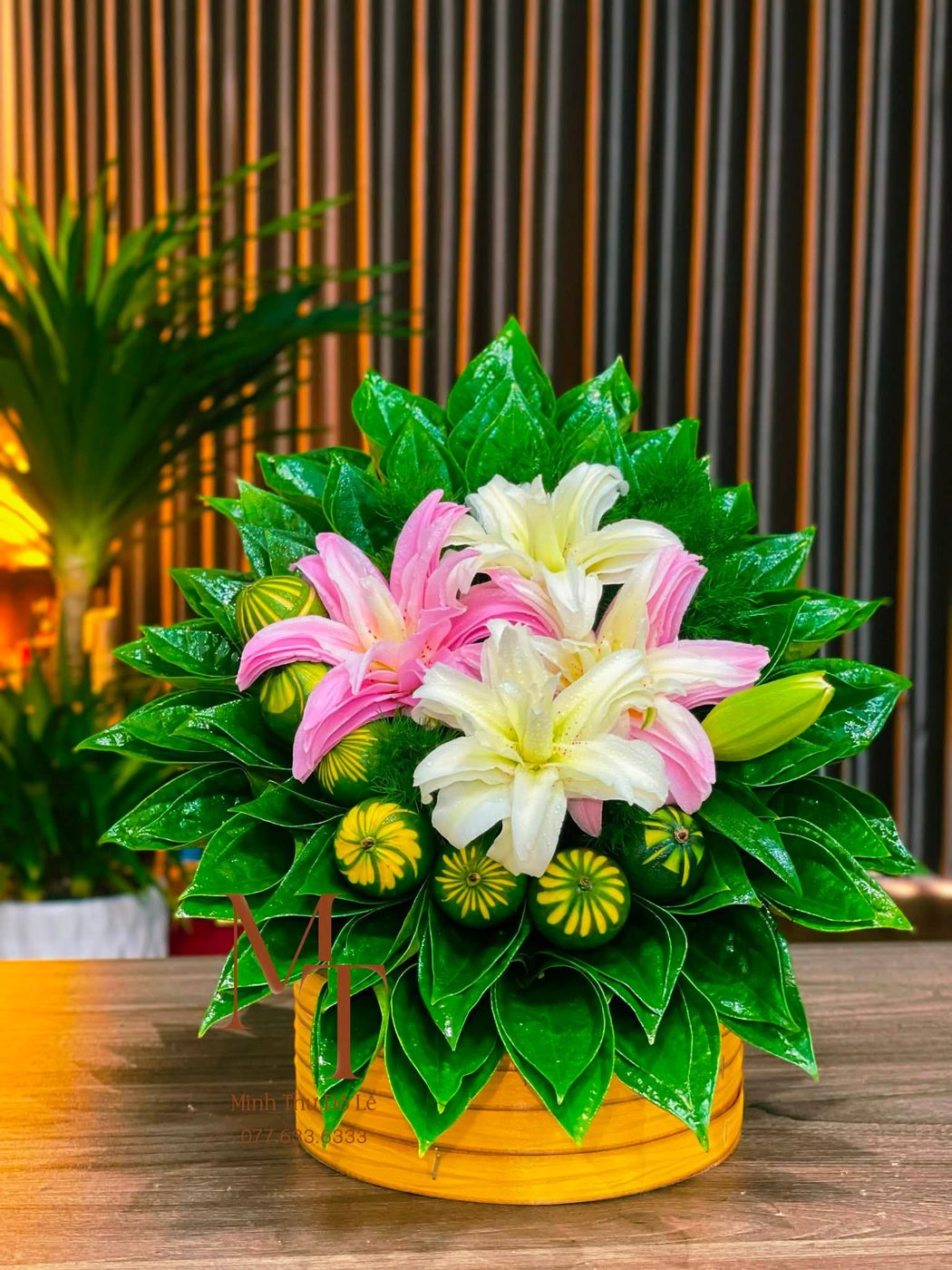 Giỏ trầu hoa ly, hoa cúc – Minh Thư Đồ Lễ Đà Nẵng