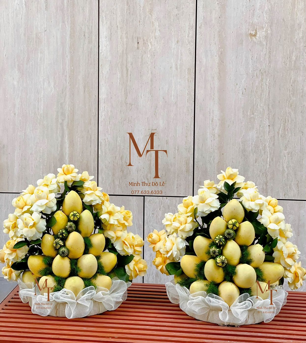 Cặp lễ xoài cát chu hoa hồng vàng đi biếu – Minh Thư Đồ Lễ Đà Nẵng
